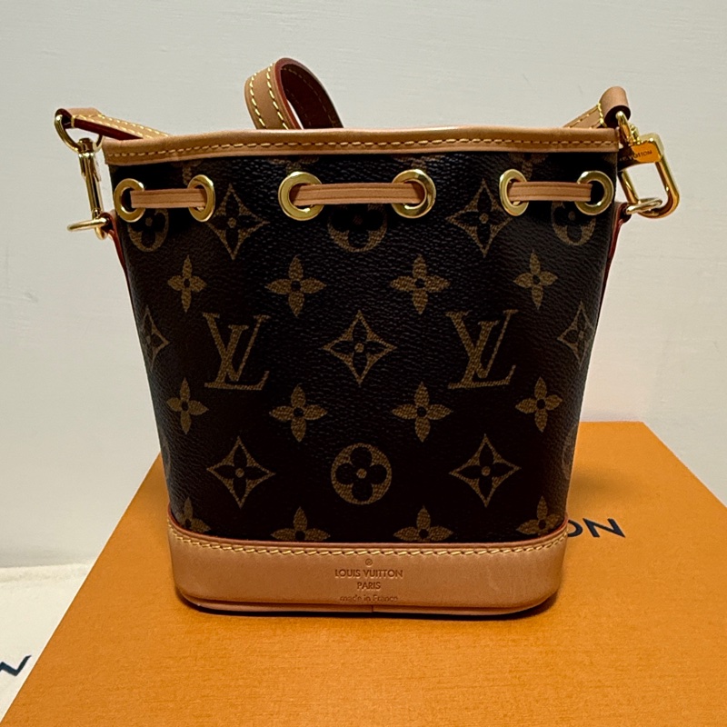 Lv nano neo  8成新起-3