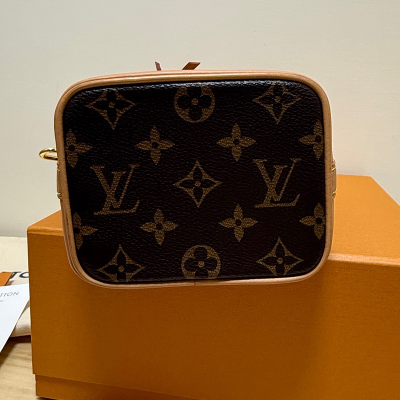 Lv nano neo  8成新起-5