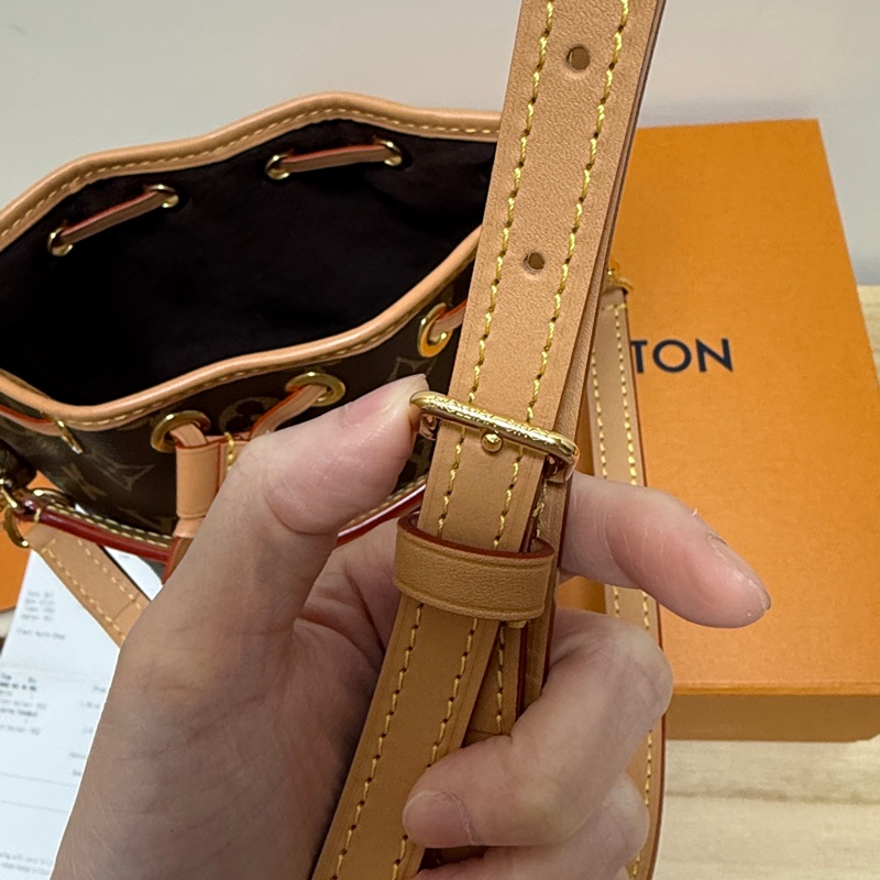 Lv nano neo  8成新起-6