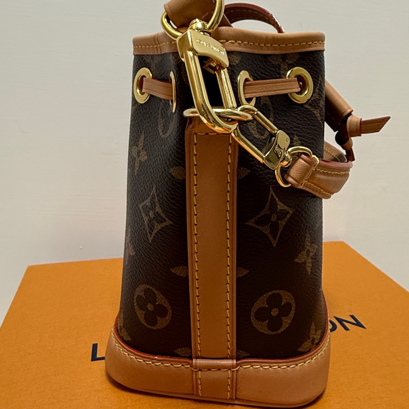 Lv nano neo  8成新起-8