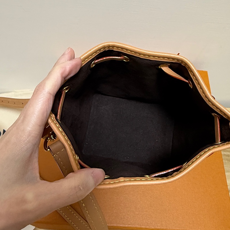 Lv nano neo  8成新起-15