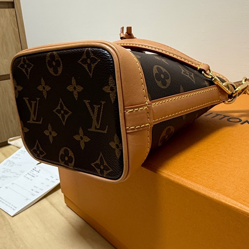 Lv nano neo  8成新起-22