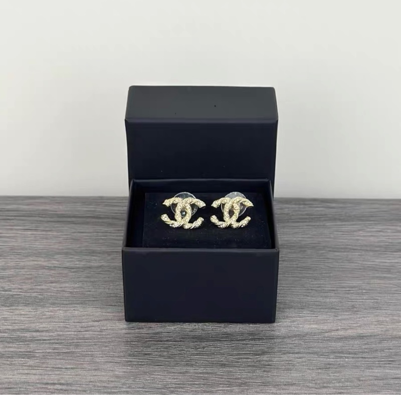 【97新 ✨ 全網最低價！】 Chanel /香奈兒 cocomark郵輪系列雙C麻花紋理金屬鑲鑽耳釘（下單前先詢問庫存❗️）-2