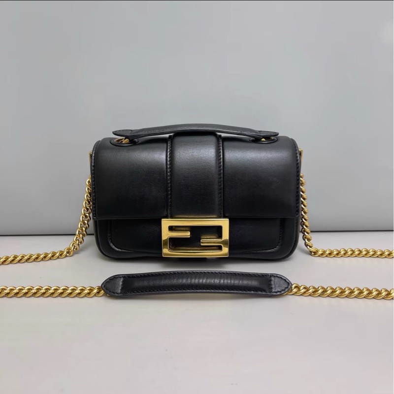 百搭老錢風💎 Fendi芬迪Baguette迷你黑金全皮法棍包單肩包手提包-5