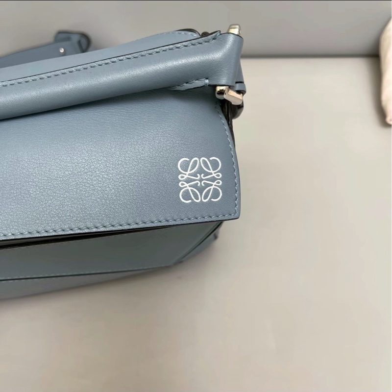 精緻氣質風😍99新🆕Loewe羅意威霧霾藍Puzzle小號幾何包單肩斜挎手提包📐-14