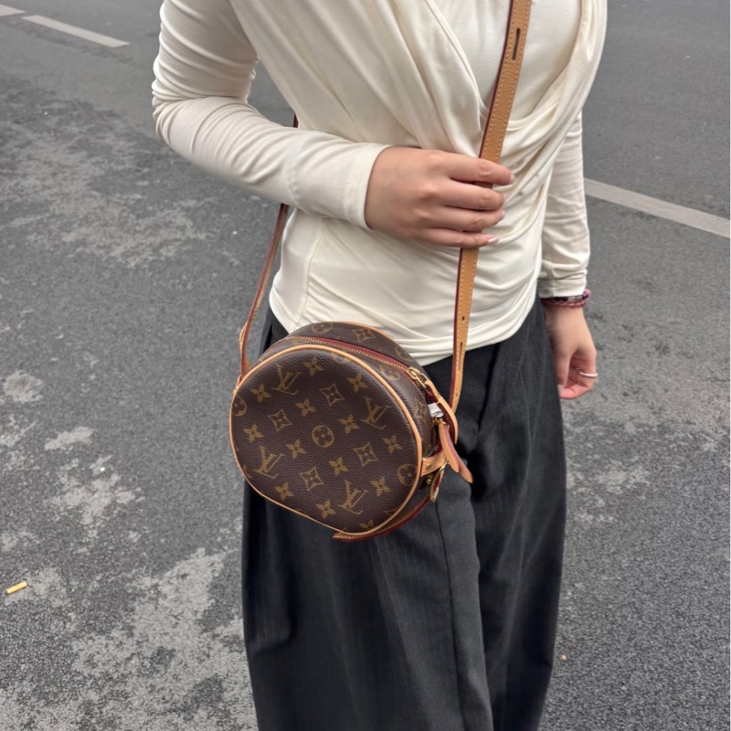 【97新 ✨ 全網最低價！】 LV 老花 圓餅包 小號 斜挎包 芯片款（下單前先詢問庫存❗️）-1