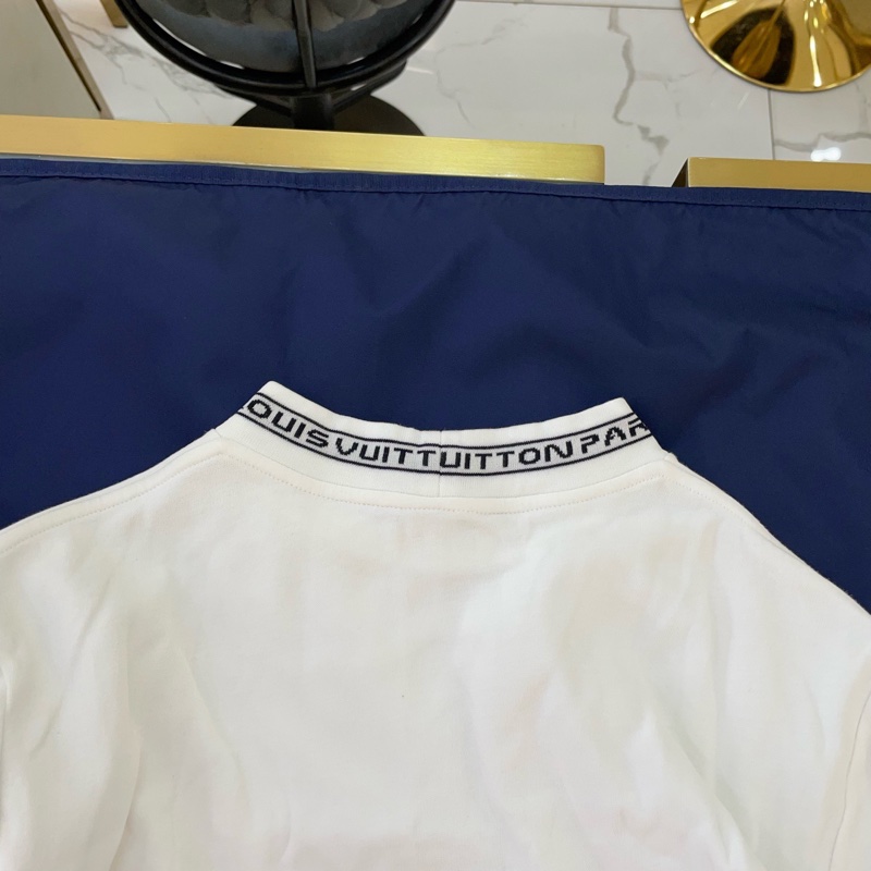 LV路易威登 長袖T恤，XS碼，白色，意大利產，領口logo，保存很好。適合平時36-38碼-3