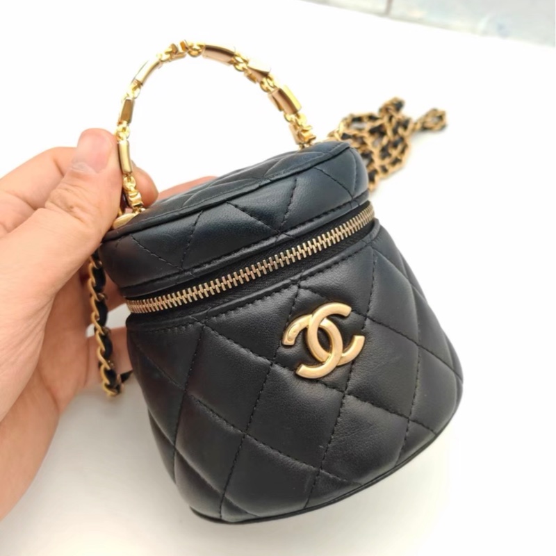 【97新 ✨ 全網最低價！】 Chanel 香奈兒  22B黑金琺瑯手柄 手提包 水桶包 化妝包 羊皮  （下單前先詢問庫存❗️）-5
