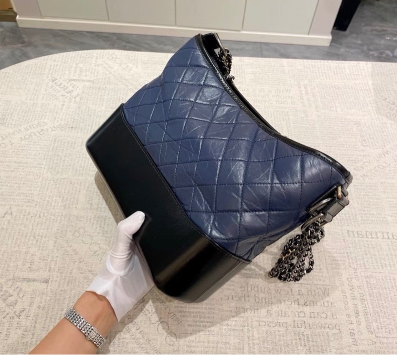 【98新 ✨ 全網最低價！】 Chanel香奈兒 中號流浪包深藍色 大容量 四季皆可背 低調卻不失貴氣（下單前先詢問庫存❗️）-3