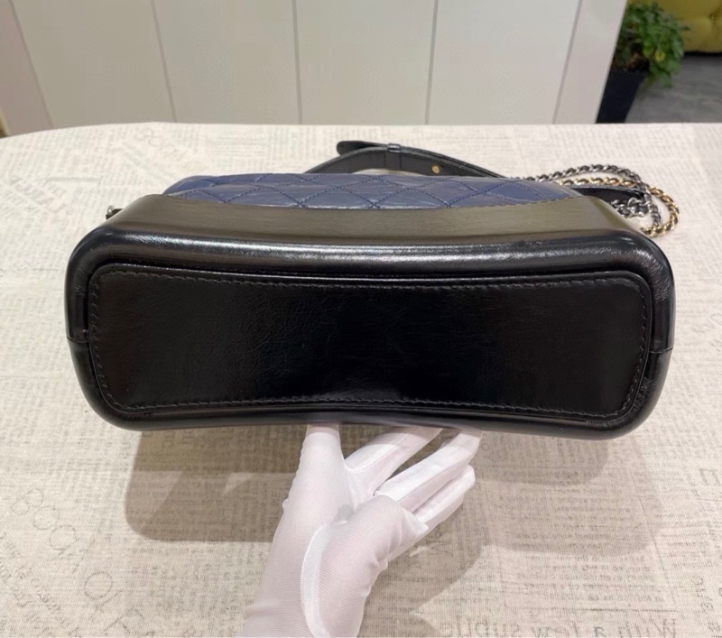 【98新 ✨ 全網最低價！】 Chanel香奈兒 中號流浪包深藍色 大容量 四季皆可背 低調卻不失貴氣（下單前先詢問庫存❗️）-6