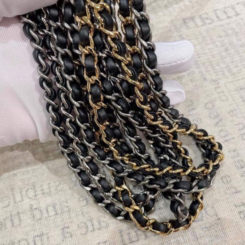 【98新 ✨ 全網最低價！】 Chanel香奈兒 中號流浪包深藍色 大容量 四季皆可背 低調卻不失貴氣（下單前先詢問庫存❗️）-7