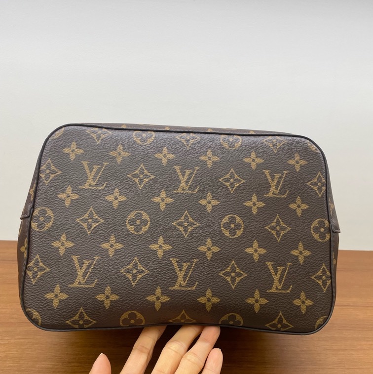 97新 LV老花NÉONOÉ系列黑色水桶包黑桶單肩包斜挎包20編碼 百搭實用-4