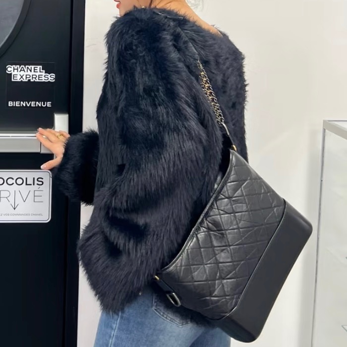 【97新 ✨ 全網最低價！】 CHANEL 香奈兒 Gabrielle流浪 黑金 中號鏈條包（下單前先詢問庫存❗️）-1