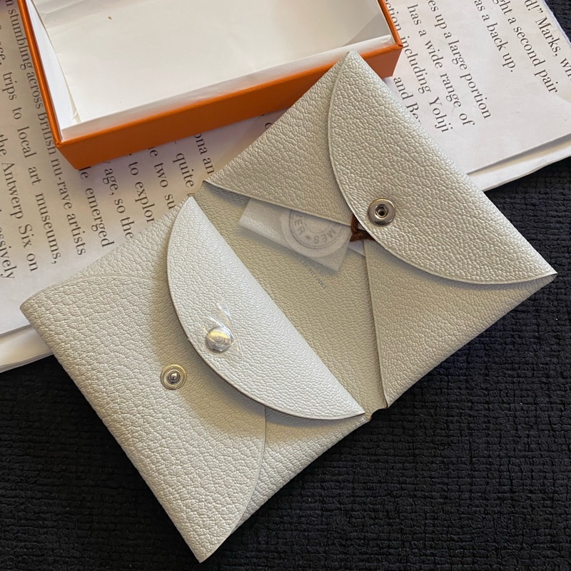 全新Hermes愛馬仕 蘑菇白銀扣 卡包 B刻 尺寸:10×7-6