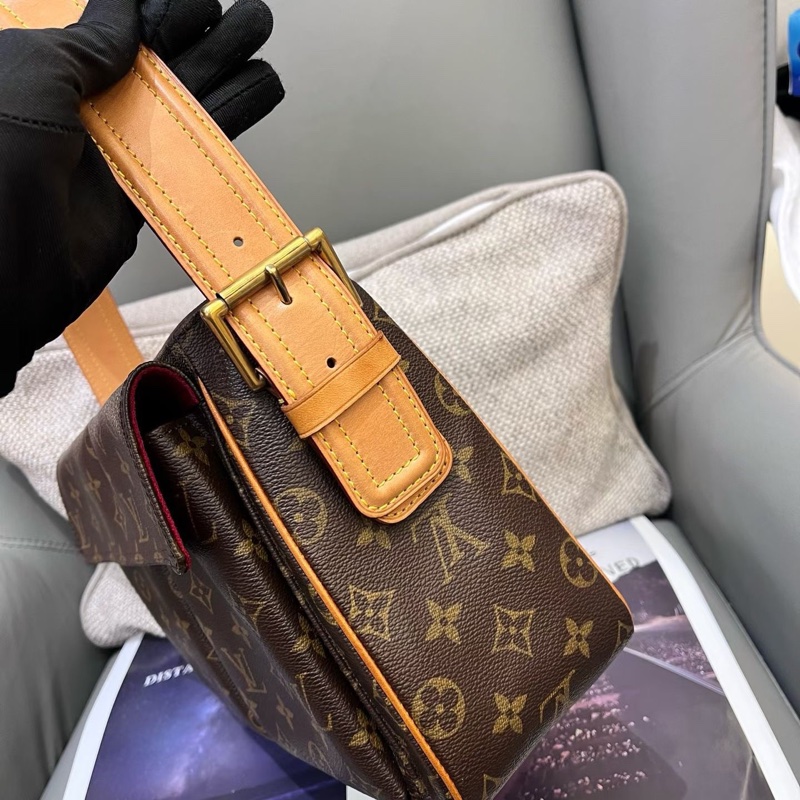 LV老花中號駱駝包-2