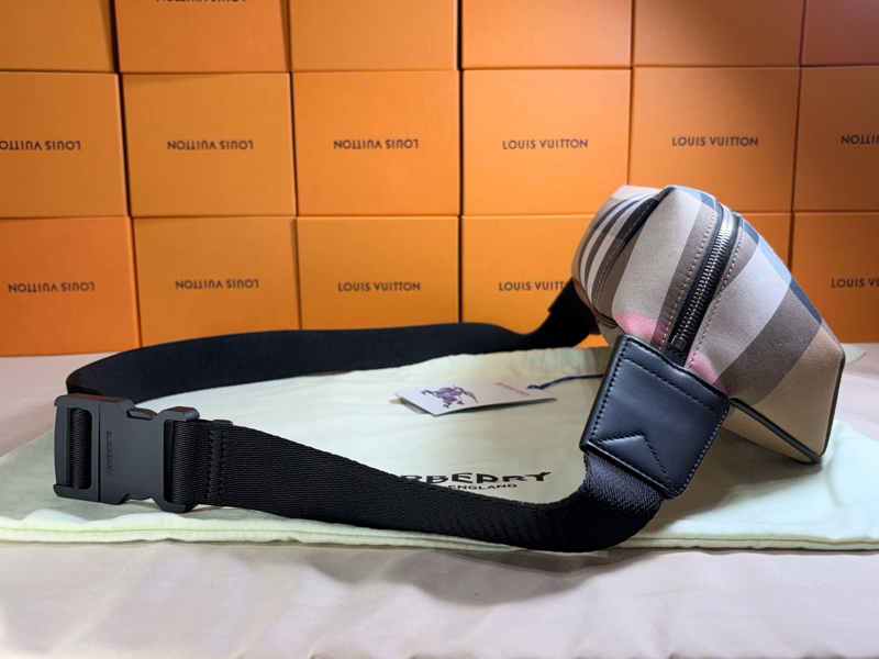 ‼️全台最甜 🎁全新盒裝 閒置未使用 Burberry 巴寶莉 新款格紋大腰包（原價30500）-4