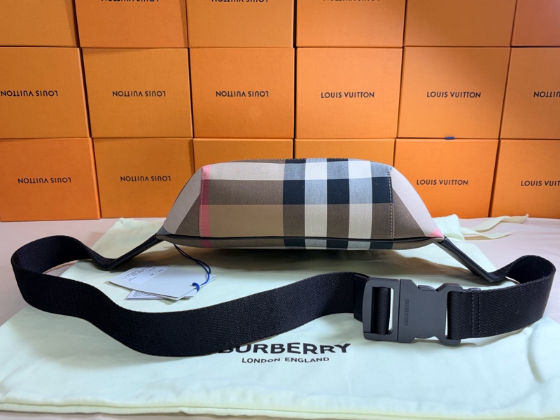 ‼️全台最甜 🎁全新盒裝 閒置未使用 Burberry 巴寶莉 新款格紋大腰包（原價30500）-5