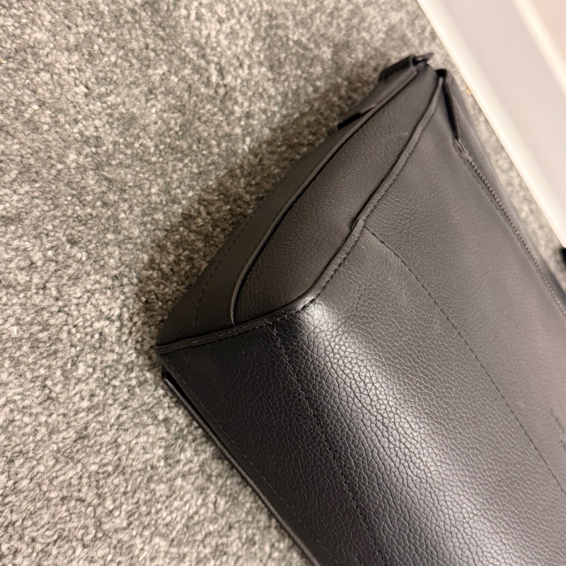 99新❤️lv路易威登 最新款全皮takeoff黑色 粒面牛皮郵差包單肩斜挎包 男款 芯片款中號-6