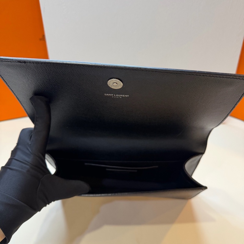 YSL 聖羅蘭 魚子醬kate 底長24cm 黑色手拿包-8