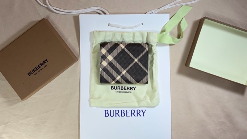 🎁全新盒裝 Burberry 巴寶莉 戰馬金釦 格紋翻蓋卡夾零錢包（原價14900）-2