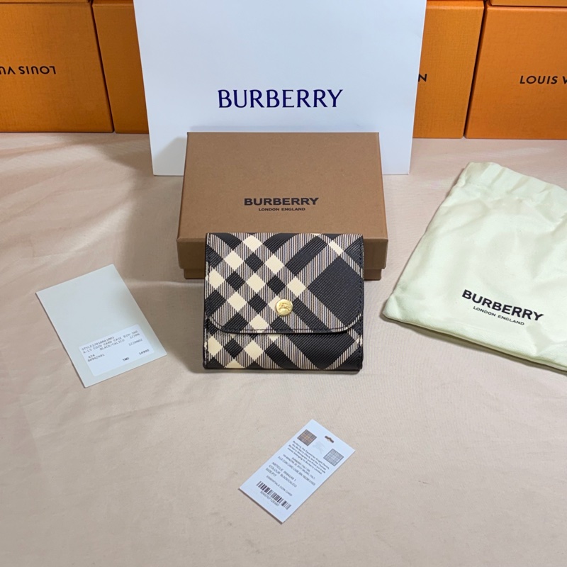 🎁全新盒裝 Burberry 巴寶莉 戰馬金釦 格紋翻蓋卡夾零錢包（原價14900）-3