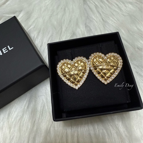 Chanel 手工坊愛心耳環