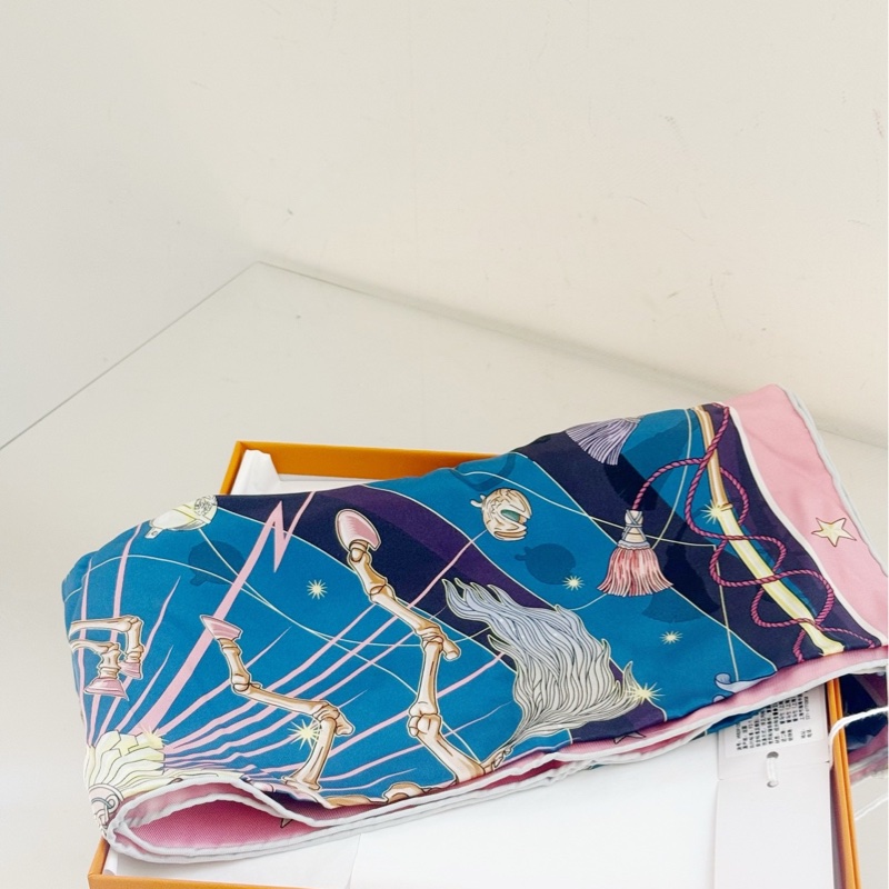 閒置新Hermes/愛馬仕絲巾星辰合唱曲 70*70絲巾方巾 100%桑蠶絲 附件帶盒帶吊牌-2