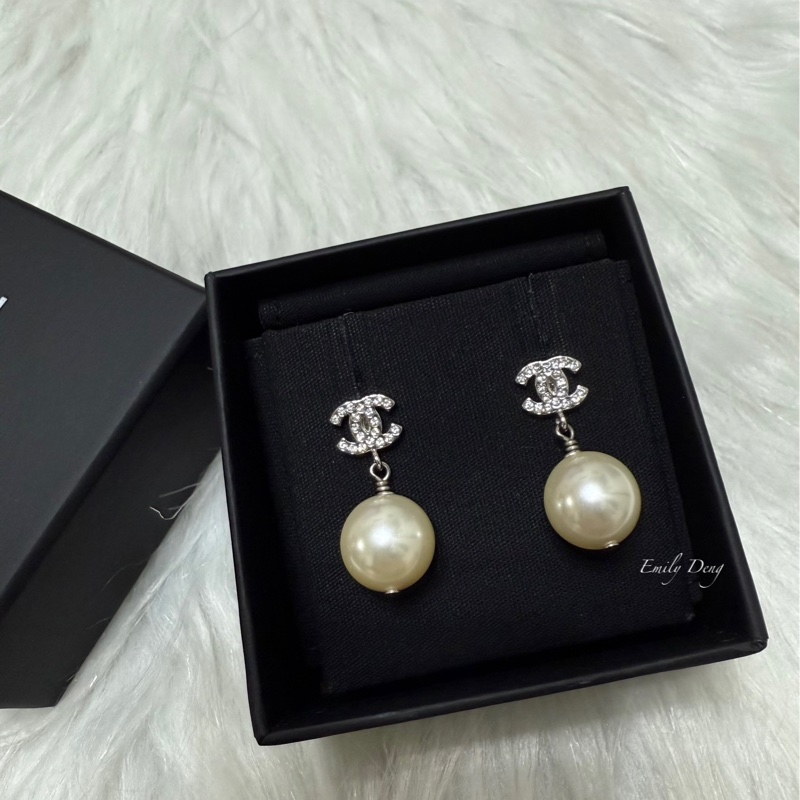 Chanel 最經典垂墜珍珠耳環-0