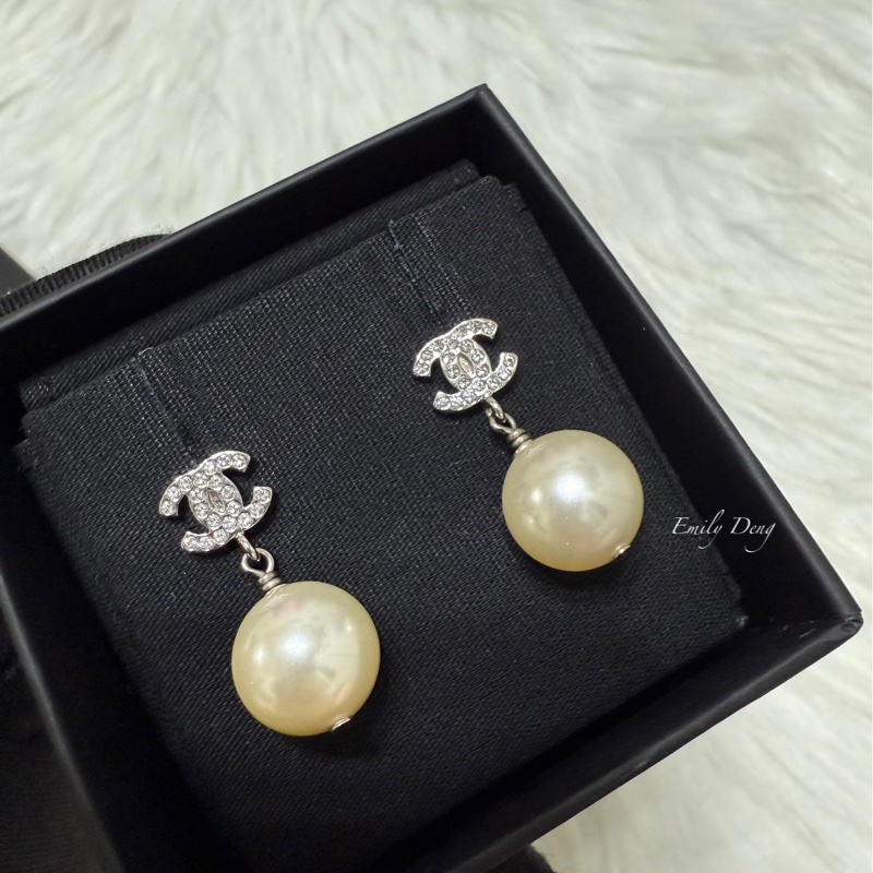 Chanel 最經典垂墜珍珠耳環-3