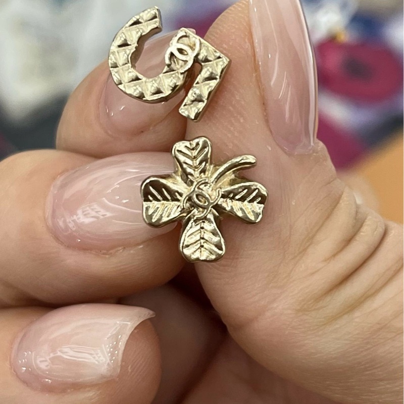 Chanel 香奈兒 不對稱耳釘 20C-4