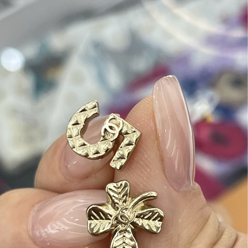 Chanel 香奈兒 不對稱耳釘 20C-7