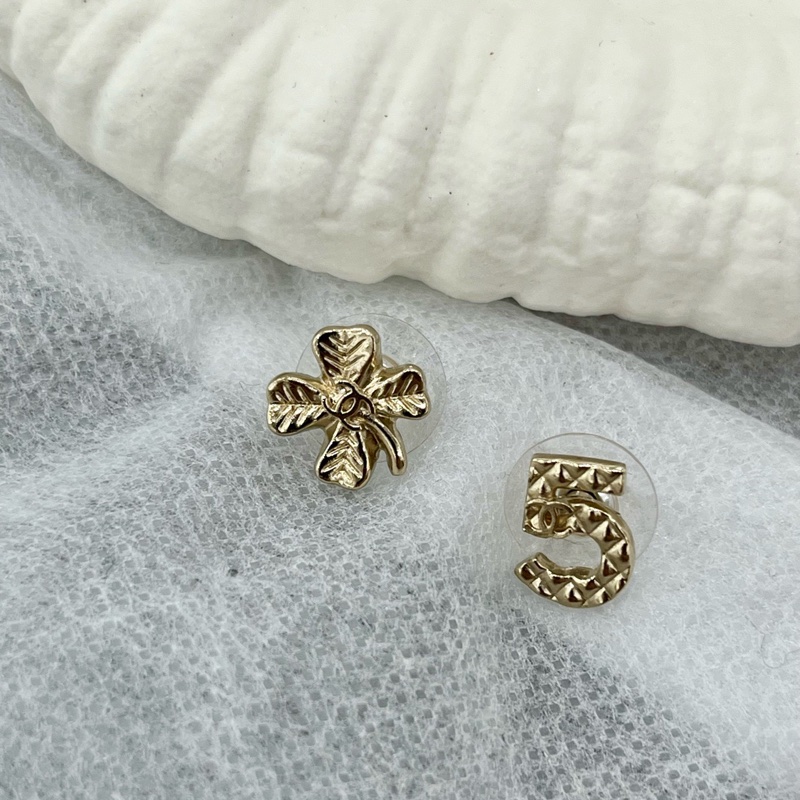 Chanel 香奈兒 不對稱耳釘 20C-11