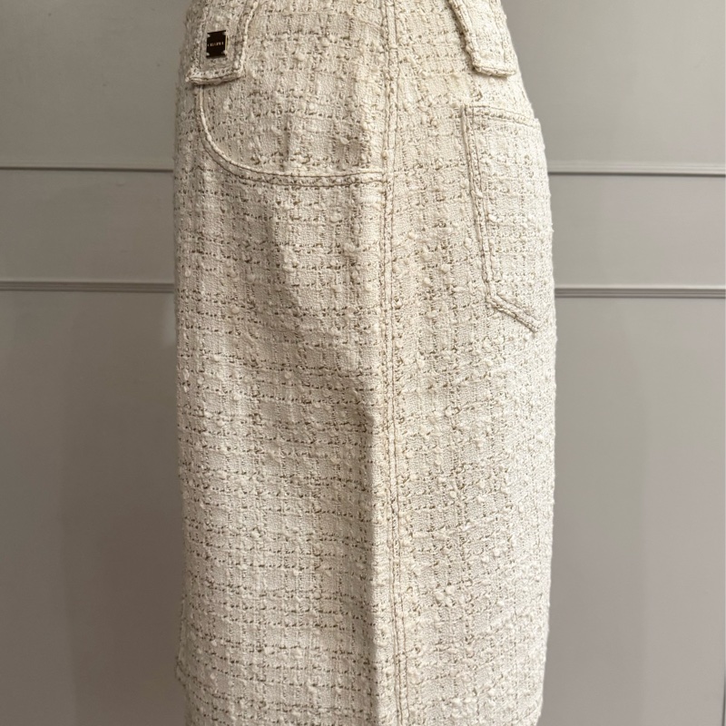 《新歡舊愛》正品CHANEL米白色系呢喃短裙38/S-3