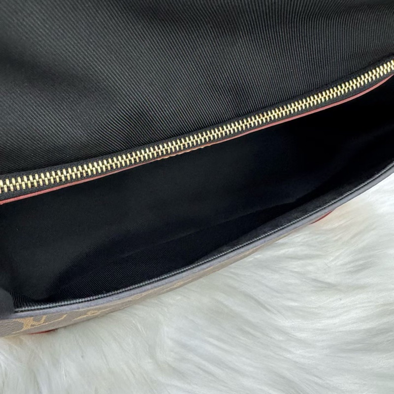 98新LV路易威登/Louis Vuitton 經典老花芯片款帆布塗層 腋下包法棍包手提斜挎單肩包 黑肩帶 雙肩帶設計 一包多背 尺寸26x10x15cm 正品-5