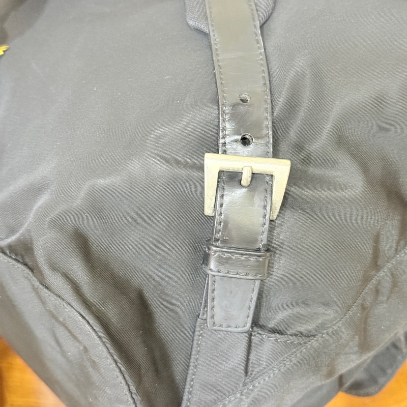 8新✨賠錢超甜賣🖤磁扣款🎖️超輕盈的PRADA經典尼龍 黑色後背包 降落傘背包-5