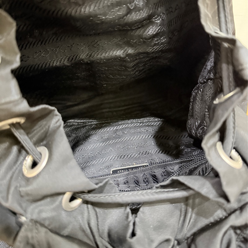 8新✨賠錢超甜賣🖤磁扣款🎖️超輕盈的PRADA經典尼龍 黑色後背包 降落傘背包-10