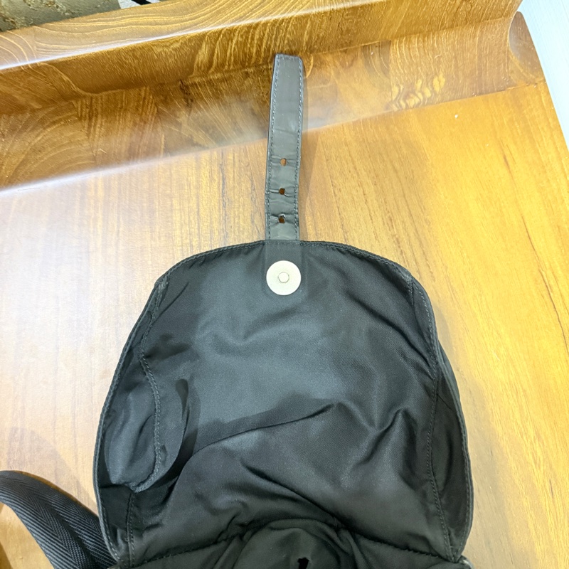 8新✨賠錢超甜賣🖤磁扣款🎖️超輕盈的PRADA經典尼龍 黑色後背包 降落傘背包-12