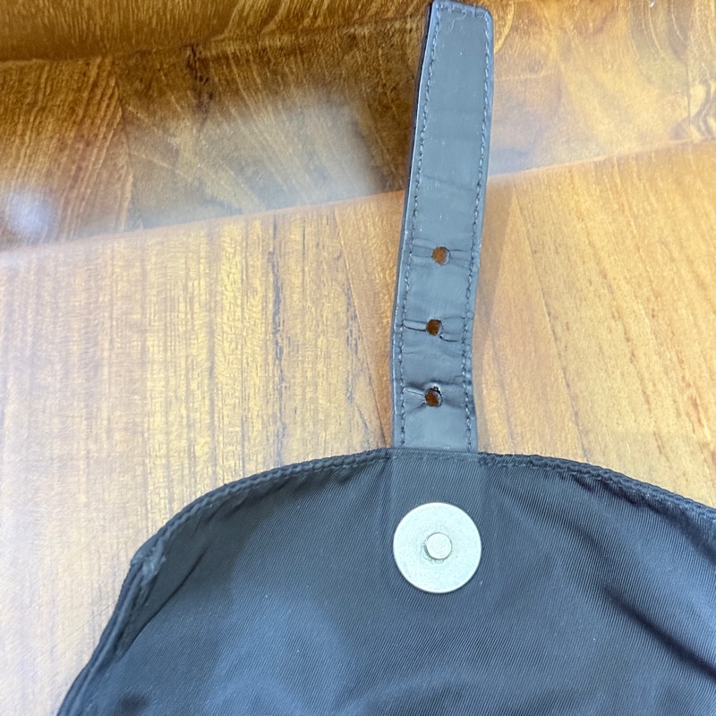 8新✨賠錢超甜賣🖤磁扣款🎖️超輕盈的PRADA經典尼龍 黑色後背包 降落傘背包-13