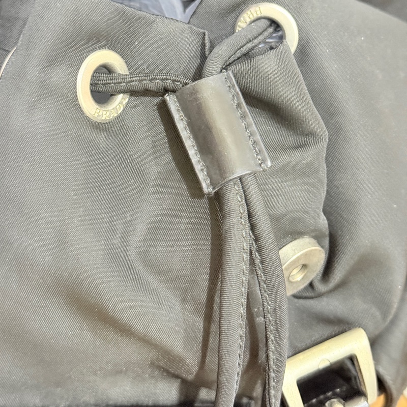 8新✨賠錢超甜賣🖤磁扣款🎖️超輕盈的PRADA經典尼龍 黑色後背包 降落傘背包-16
