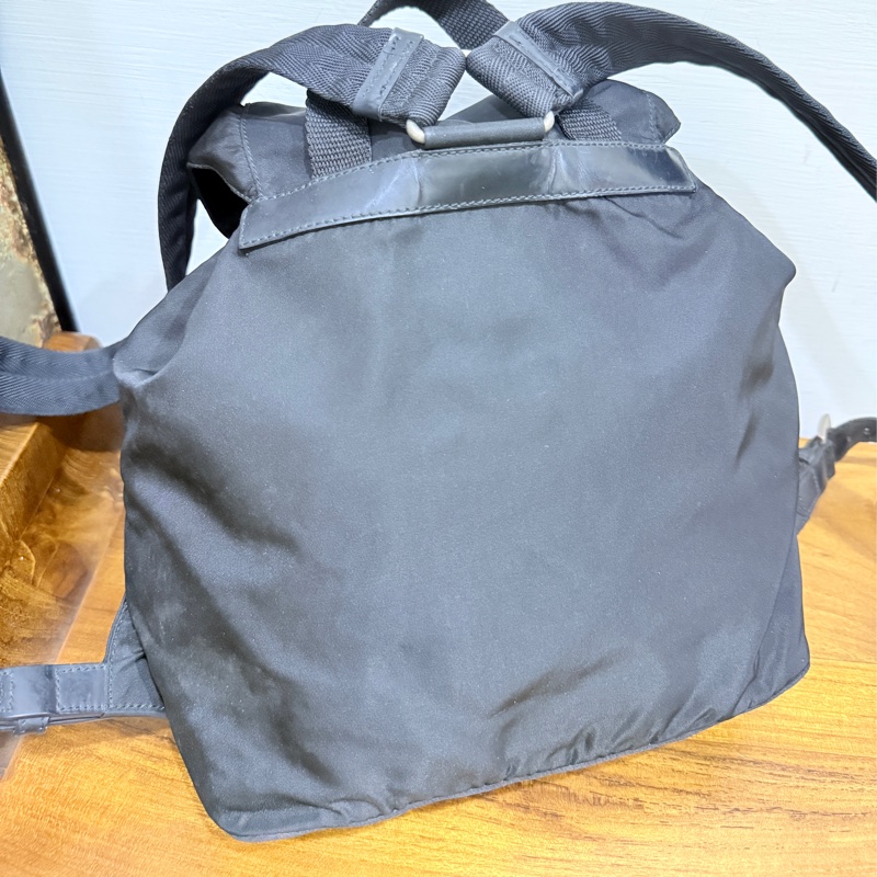 8新✨賠錢超甜賣🖤磁扣款🎖️超輕盈的PRADA經典尼龍 黑色後背包 降落傘背包-18