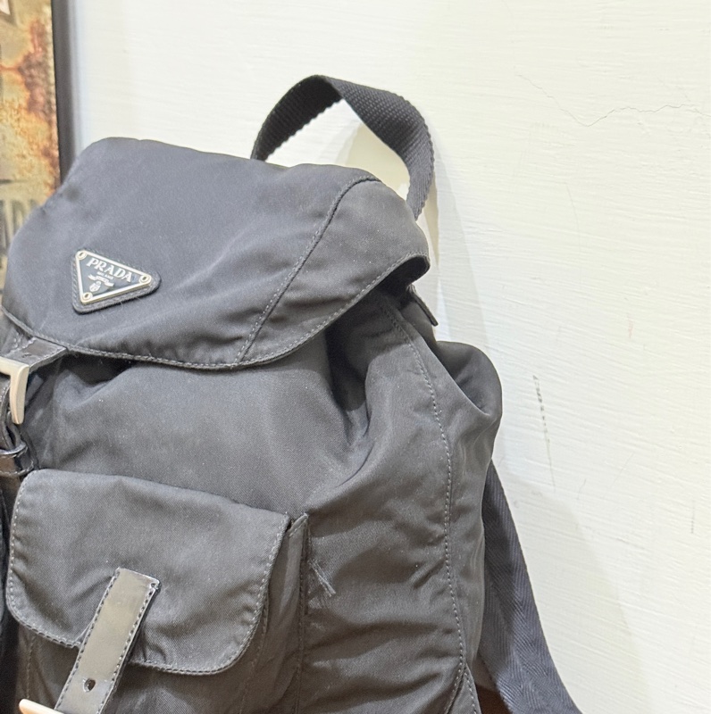 8新✨賠錢超甜賣🖤磁扣款🎖️超輕盈的PRADA經典尼龍 黑色後背包 降落傘背包-32
