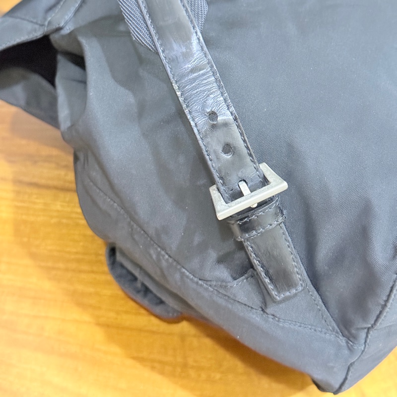 8新✨賠錢超甜賣🖤磁扣款🎖️超輕盈的PRADA經典尼龍 黑色後背包 降落傘背包-35