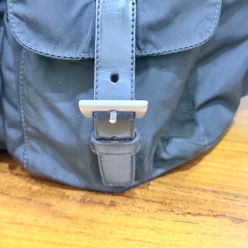 8新✨私物甜售🫶🏻磁扣款 超輕盈的PRADA經典尼龍 黑色後背包 降落傘背包-2