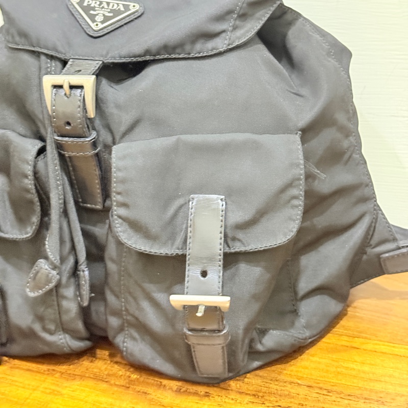 8新✨私物甜售🫶🏻磁扣款 超輕盈的PRADA經典尼龍 黑色後背包 降落傘背包-6