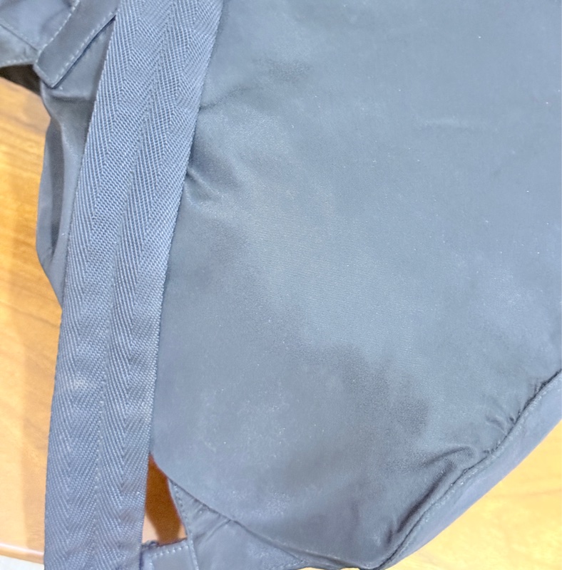 8新✨私物甜售🫶🏻磁扣款 超輕盈的PRADA經典尼龍 黑色後背包 降落傘背包-8