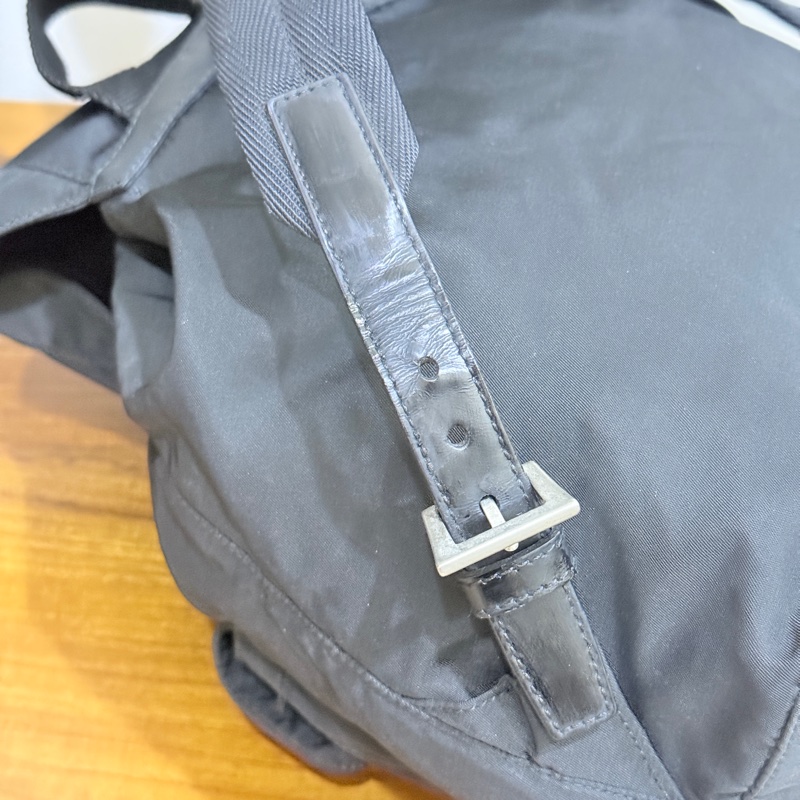 8新✨私物甜售🫶🏻磁扣款 超輕盈的PRADA經典尼龍 黑色後背包 降落傘背包-19