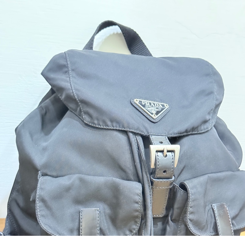 8新✨私物甜售🫶🏻磁扣款 超輕盈的PRADA經典尼龍 黑色後背包 降落傘背包-25
