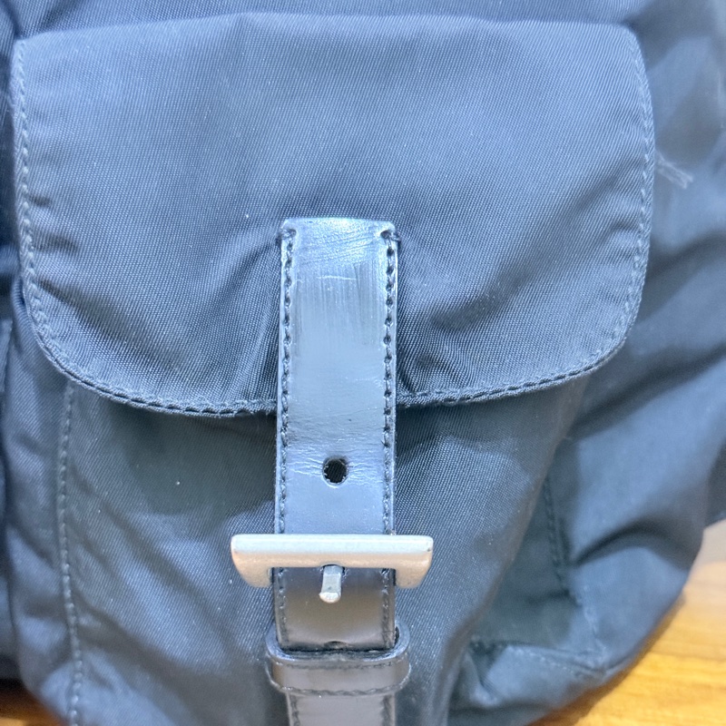 8新✨私物甜售🫶🏻磁扣款 超輕盈的PRADA經典尼龍 黑色後背包 降落傘背包-27