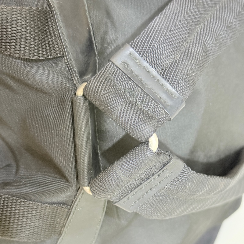 8新✨私物甜售🫶🏻磁扣款 超輕盈的PRADA經典尼龍 黑色後背包 降落傘背包-31