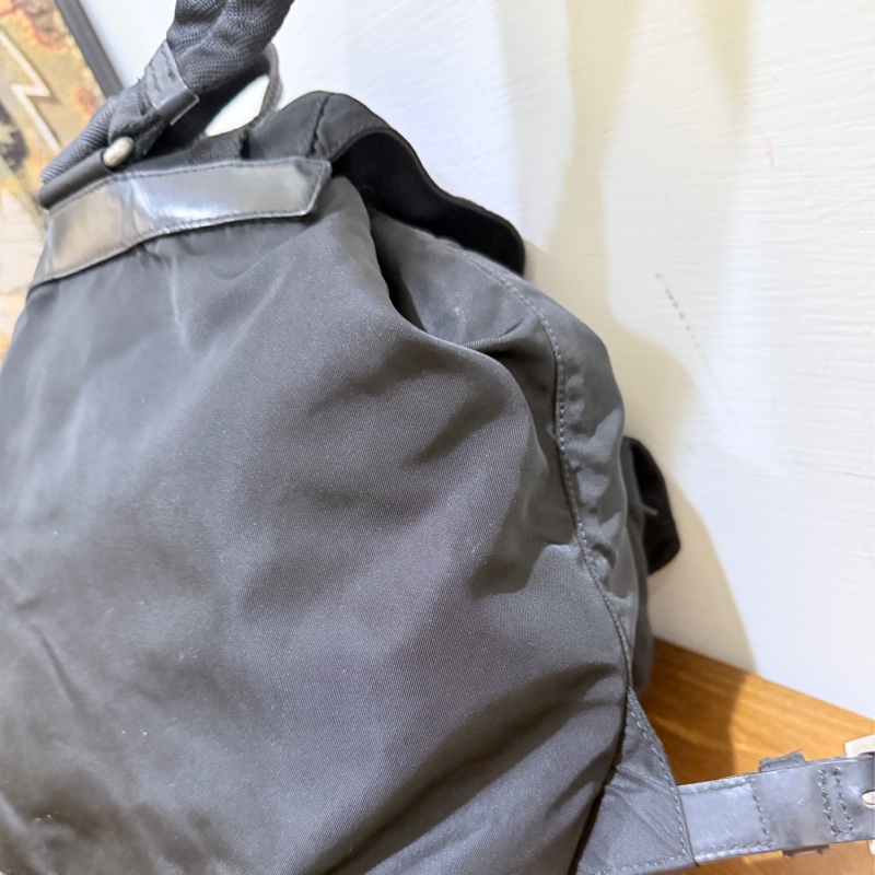 8新✨私物甜售🫶🏻磁扣款 超輕盈的PRADA經典尼龍 黑色後背包 降落傘背包-33